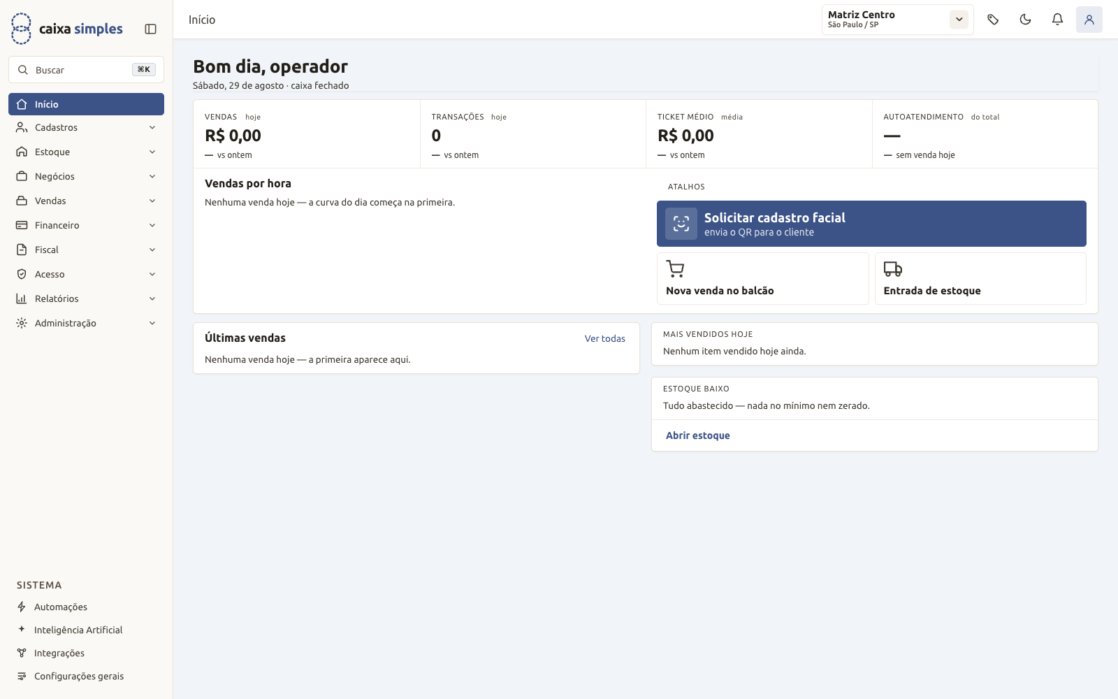 Tela inicial real do Caixa Simples com menu de módulos, indicadores, atalhos e áreas de acompanhamento.